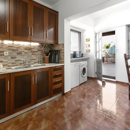 Matias Terrace House *